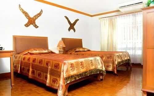 Nana-Twin-Room, where the party starts...