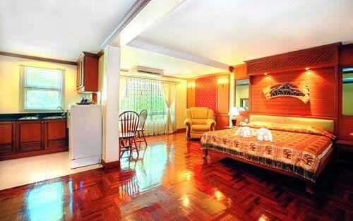 Nana-Hotel-Deluxe-King