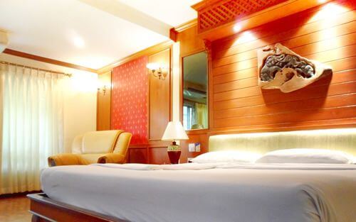 Hangout-bar-nana-hotel